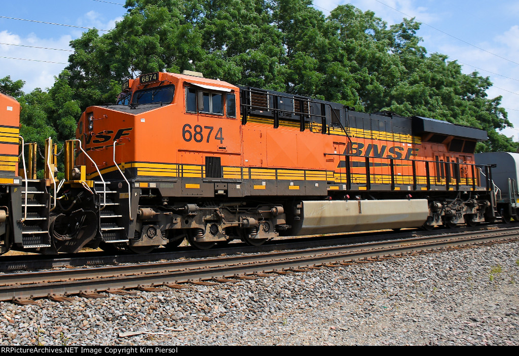 BNSF 6874